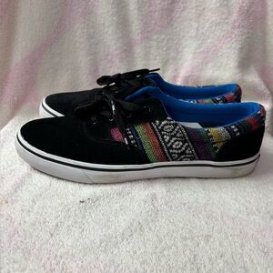 Vox Skate Shoes Men’s Size 11.5
Black/multi color Suede Leather